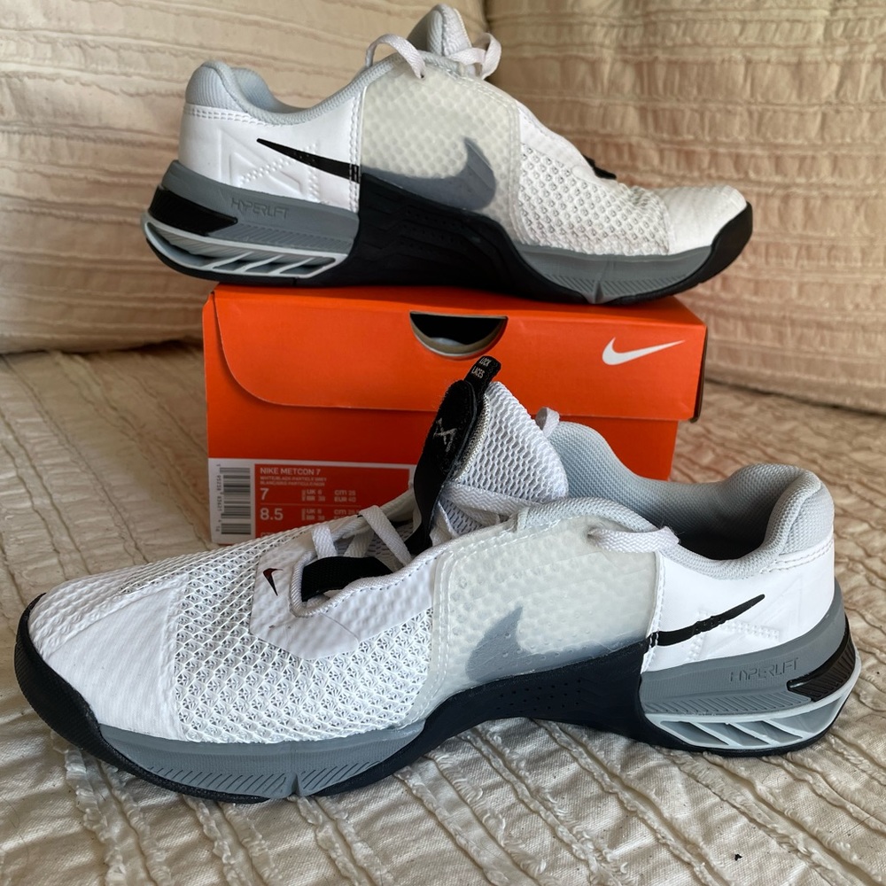 Nike Metcon 7// Size: M7, W8.5